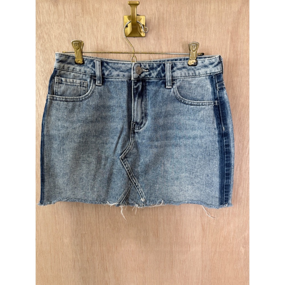 PacSun Women Light Wash Denim Mini Skirt Raw Hem Size 27
